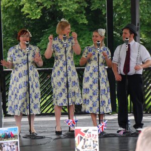 Andy B Goode and The Jays at Tamworth Bandstand